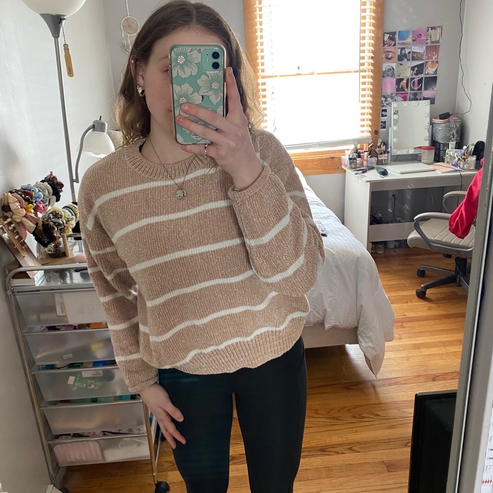 Soft baby pink striped sweater - Picture 1 of 3